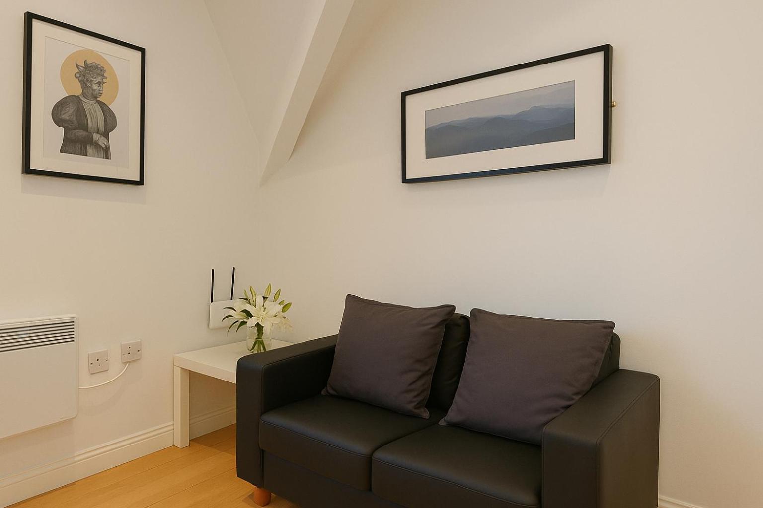 2 Bedroom Apartment Nr City Centre, Uni & Parks คาร์ดิฟฟ์ ภายนอก รูปภาพ